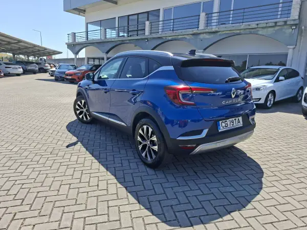 Renault Captur 2022 - 17750 EUR, 60500 km - AUTO.MOTO.pt - 60500km - foto 8 de 29