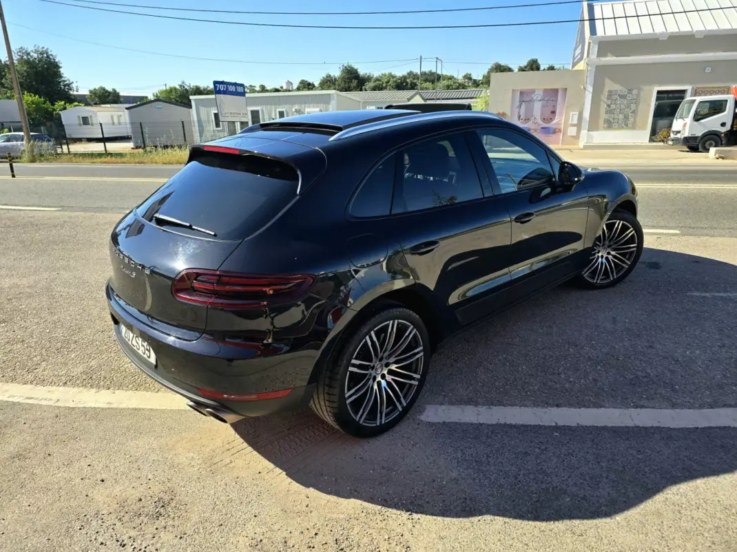 Porsche Macan 2015 - 43950 EUR, 132922 km - AUTO.MOTO.pt - 132922km - foto 2 de 10