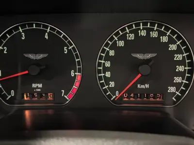 Aston Martin DB7 Vantage Coupé 1997 - 57500 EUR, 41000 km - 41000km - foto 32 de 60