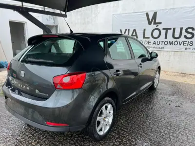 SEAT Ibiza 2011 - 5750 EUR, 158150 km - AUTO.MOTO.pt - 158150km - foto 5 de 11