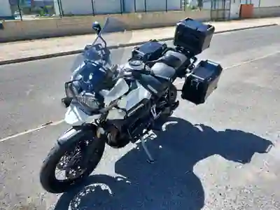 Triumph 2015 - 9000 EUR, 32500 km - 32500km - foto 9 de 15