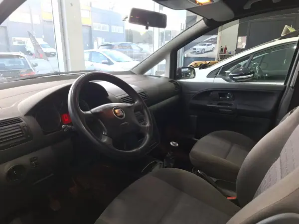 SEAT Alhambra 2007 - 4500 EUR, 314000 km - AUTO.MOTO.pt - 314000km - foto 7 de 17