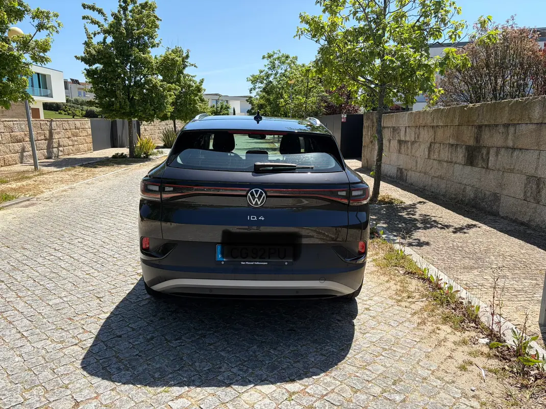 Volkswagen ID.4 2021 - 19990 EUR, 175000 km - AUTO.MOTO.pt - 175000km - foto 5 de 12