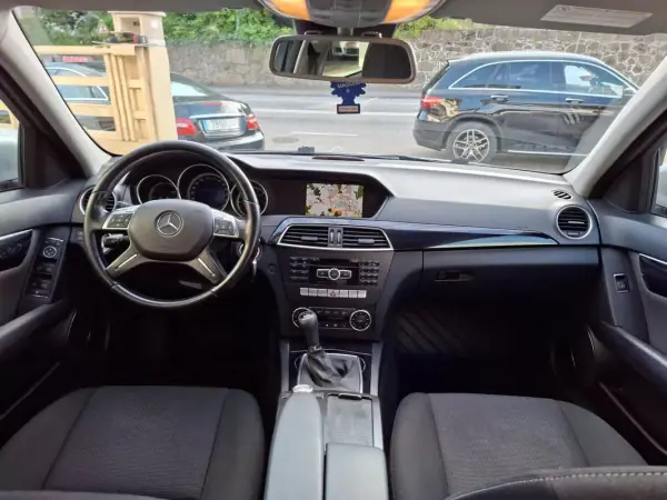 Mercedes-Benz C 200 2011 - 11500 EUR, 221260 km - AUTO.MOTO.pt - 221260km - foto 25 de 32