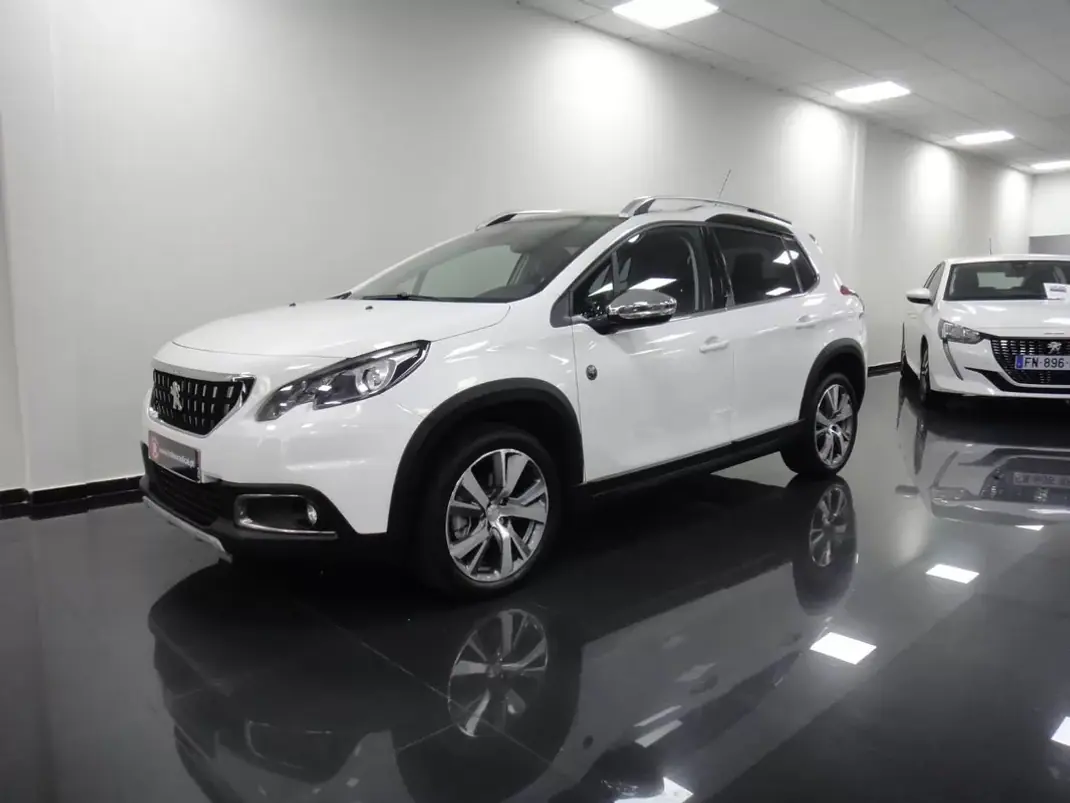 Peugeot 2008 2019 - 11250 EUR, 90000 km - AUTO.MOTO.pt - 90000km - foto 1 de 32
