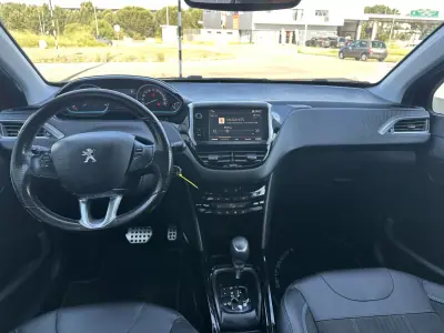 Peugeot 2008 2019 - 13990 EUR, 146000 km - AUTO.MOTO.pt - 146000km - foto 10 de 22