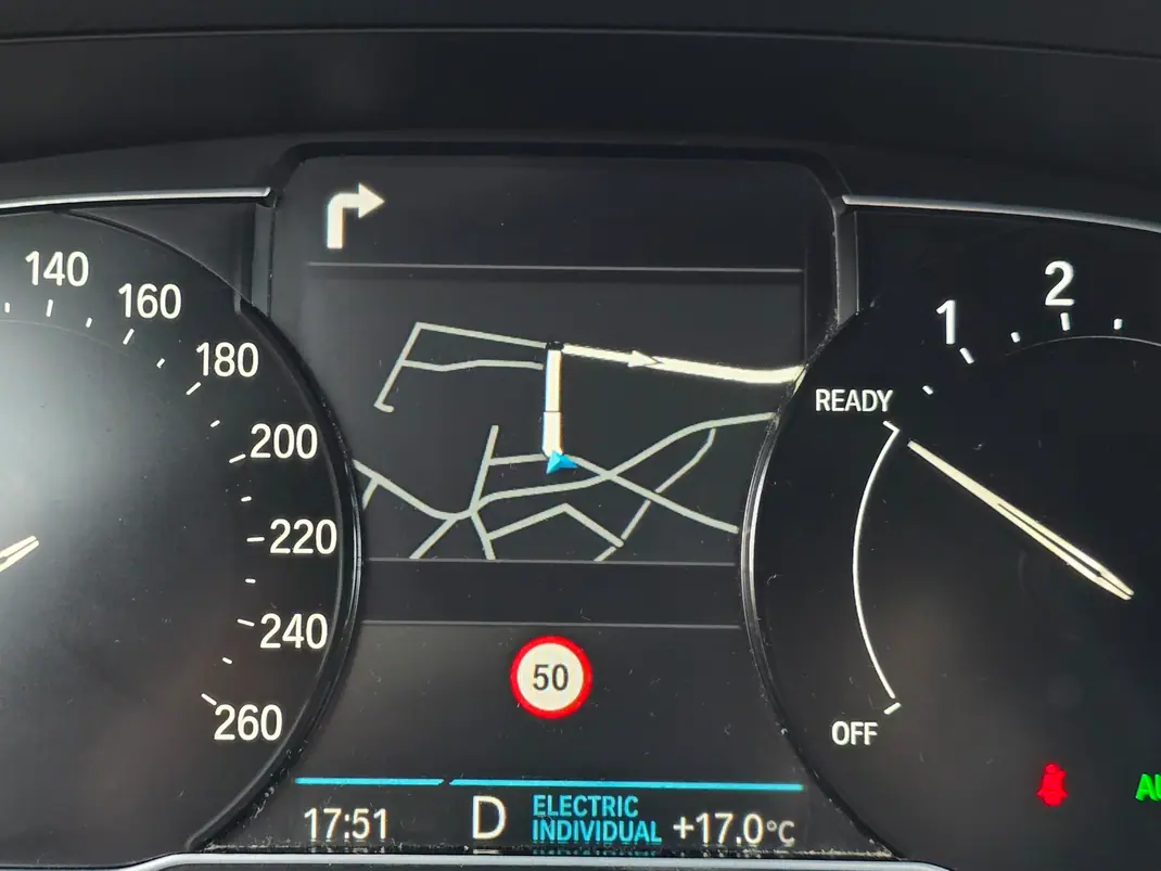 BMW ActiveHybrid 3 2021 - 24990 EUR, 162000 km - AUTO.MOTO.pt - 162000km - foto 12 de 12