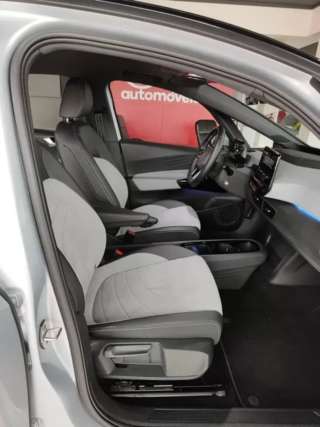 Volkswagen ID.3 2023 - 25950 EUR, 19300 km - AUTO.MOTO.pt - 19300km - foto 22 de 35