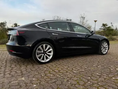 Tesla Model 3 2020 - 21500 EUR, 106000 km - AUTO.MOTO.pt - 106000km - foto 15 de 18
