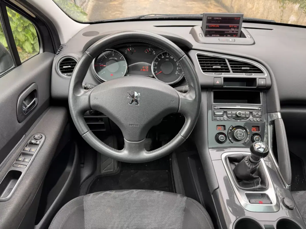 Peugeot 3008 2011 - 7900 EUR, 218000 km - AUTO.MOTO.pt - 218000km - foto 10 de 22