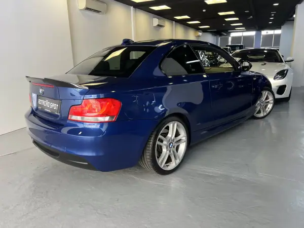 BMW 120 2011 - 12990 EUR, 239000 km - AUTO.MOTO.pt - 239000km - foto 2 de 36