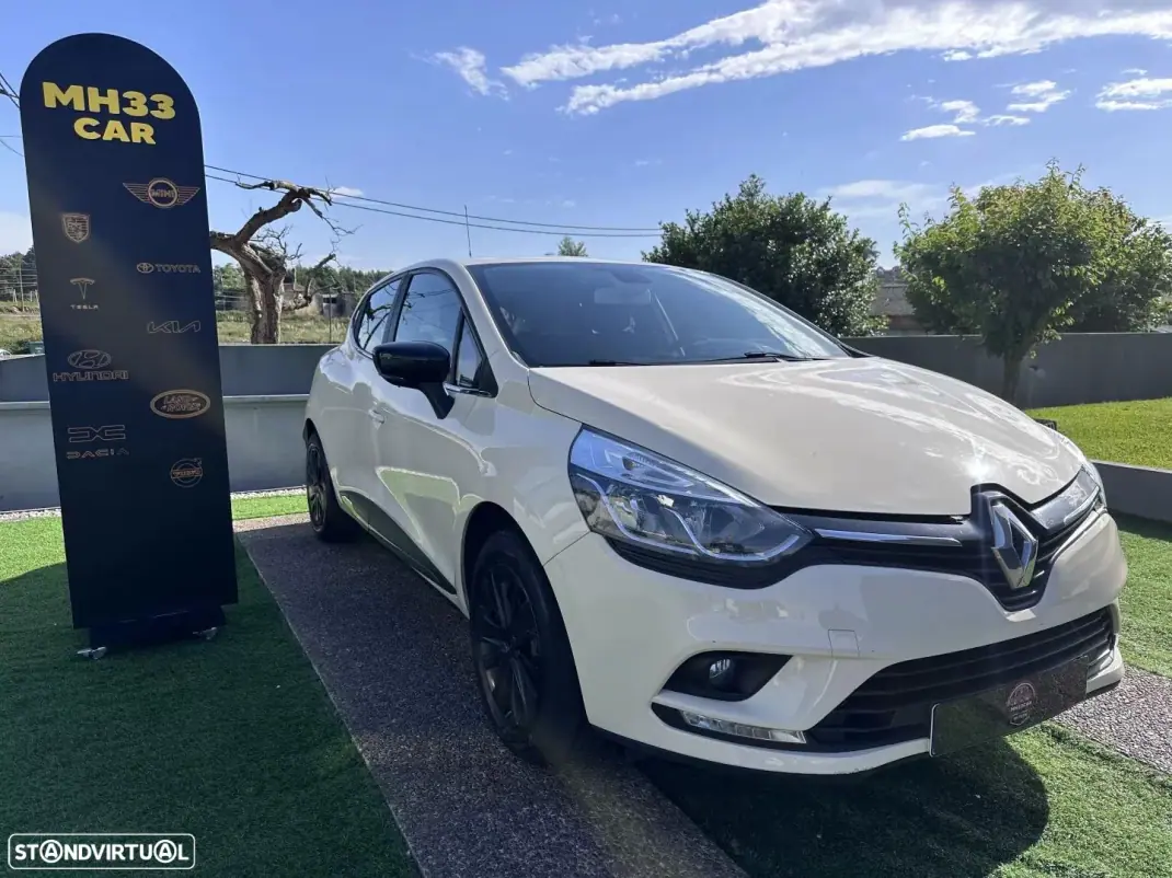 Renault Clio 2017 - 9900 EUR, 135702 km - AUTO.MOTO.pt - 135702km - foto 1 de 47