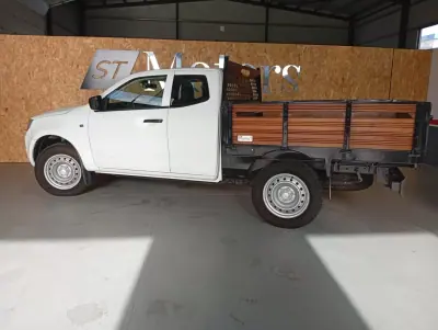 Isuzu D-MAX 2.5 4WD 2022 - 32900 EUR, 57200 km - AUTO.MOTO.pt - 57200km - foto 7 de 15