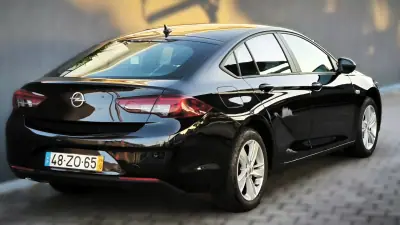 Opel Insignia Grand Sport 2019 - 14950 EUR, 70795 km - AUTO.MOTO.pt - 70795km - foto 4 de 36