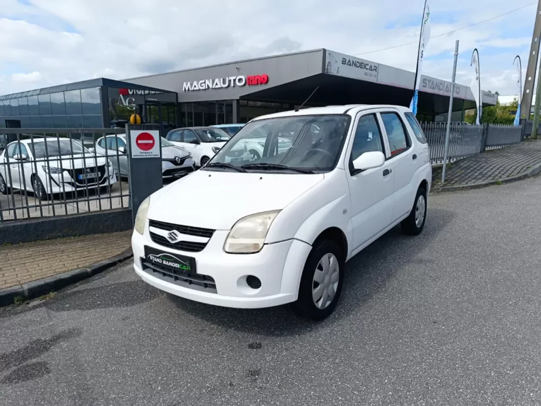 Suzuki Ignis 2004 - 2500 EUR, 216000 km - AUTO.MOTO.pt - 216000km - foto 4 de 15