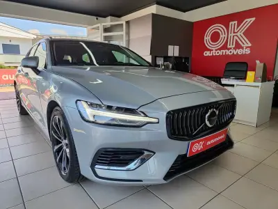 Volvo V60 2024 - 36500 EUR, 69000 km - AUTO.MOTO.pt - 69000km - foto 1 de 35