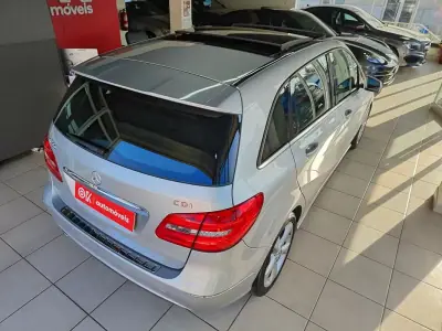 Mercedes-Benz B 180 2012 - 10950 EUR, 220000 km - AUTO.MOTO.pt - 220000km - foto 12 de 32