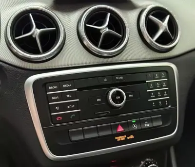 Mercedes-Benz CLA 180 2016 - 15850 EUR, 146212 km - AUTO.MOTO.pt - 146212km - foto 26 de 31