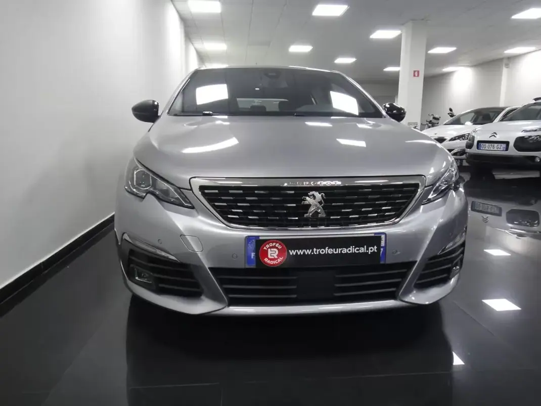 Peugeot 308 2020 - 14990 EUR, 60000 km - AUTO.MOTO.pt - 60000km - foto 2 de 33