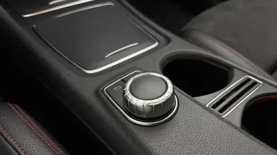 Mercedes-Benz GLA 250 2017 - 26990 EUR, 119434 km - AUTO.MOTO.pt - 119434km - foto 18 de 33