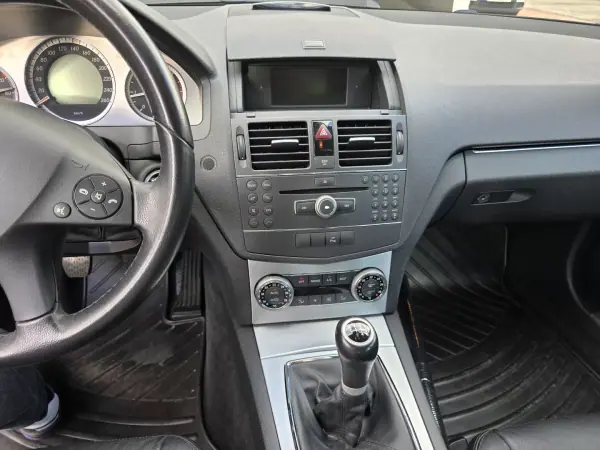Mercedes-Benz C 220 2008 - 18950 EUR, 132000 km - AUTO.MOTO.pt - 132000km - foto 4 de 7