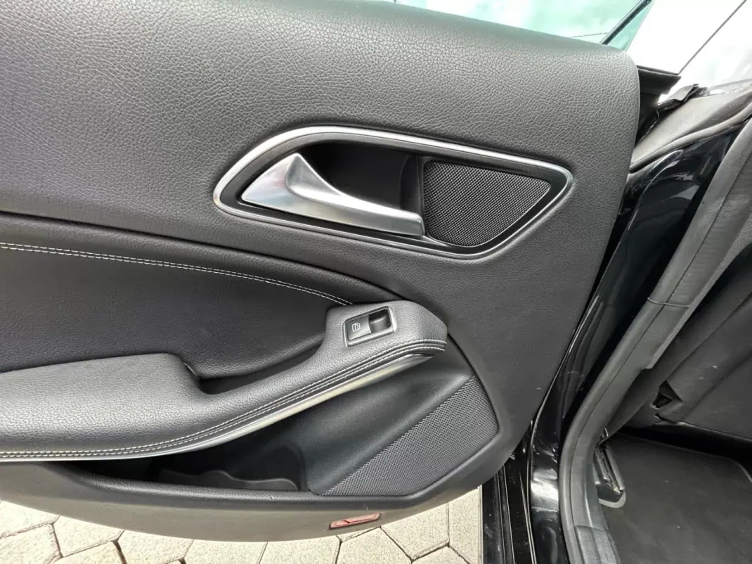 Mercedes-Benz CLA 200 2015 - 15500 EUR, 273015 km - 273015km - foto 17 de 22