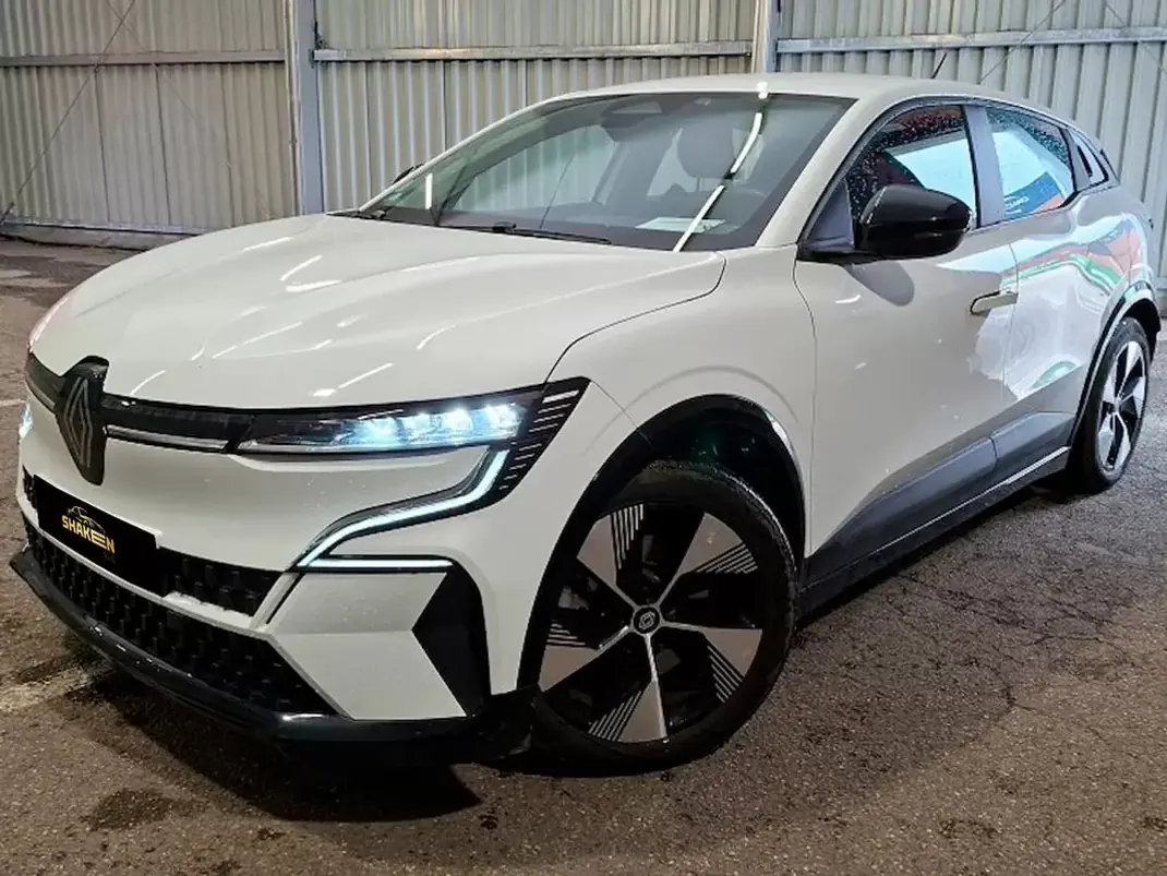 Renault Mégane E-Tech 2022 - 23750 EUR, 81257 km - AUTO.MOTO.pt - 81257km - foto 1 de 8