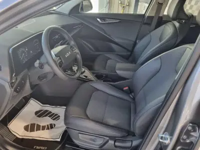 Kia e-Niro 2023 - 26900 EUR, 54000 km - AUTO.MOTO.pt - 54000km - foto 4 de 15
