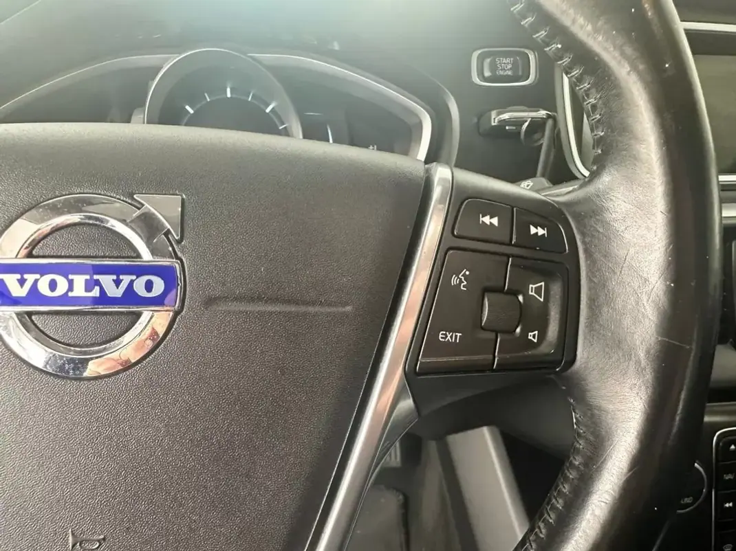 Volvo V40 Cross Country 2013 - 8750 EUR, 292850 km - 292850km - foto 13 de 34