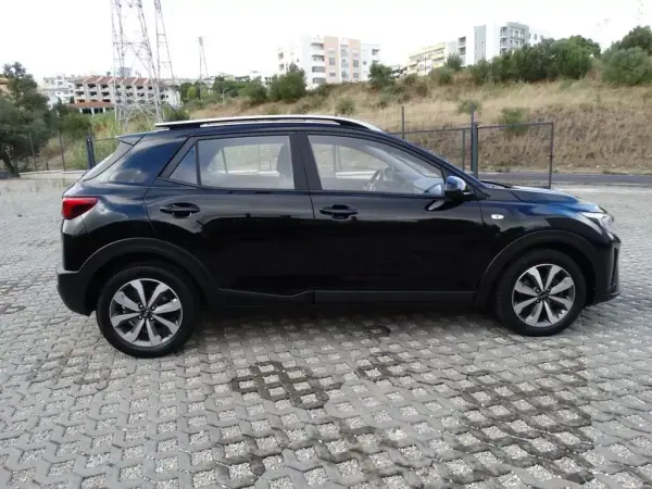 Kia Stonic 2021 - 13500 EUR, 59472 km - AUTO.MOTO.pt - 59472km - foto 20 de 25