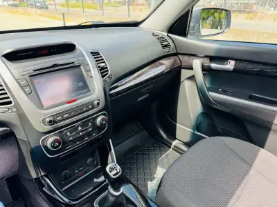 Kia Sorento 2015 - 18900 EUR, 199000 km - AUTO.MOTO.pt - 199000km - foto 21 de 30