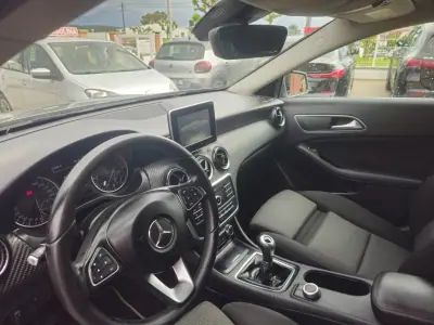Mercedes-Benz GLA 180 2016 - 16990 EUR, 142000 km - AUTO.MOTO.pt - 142000km - foto 8 de 13