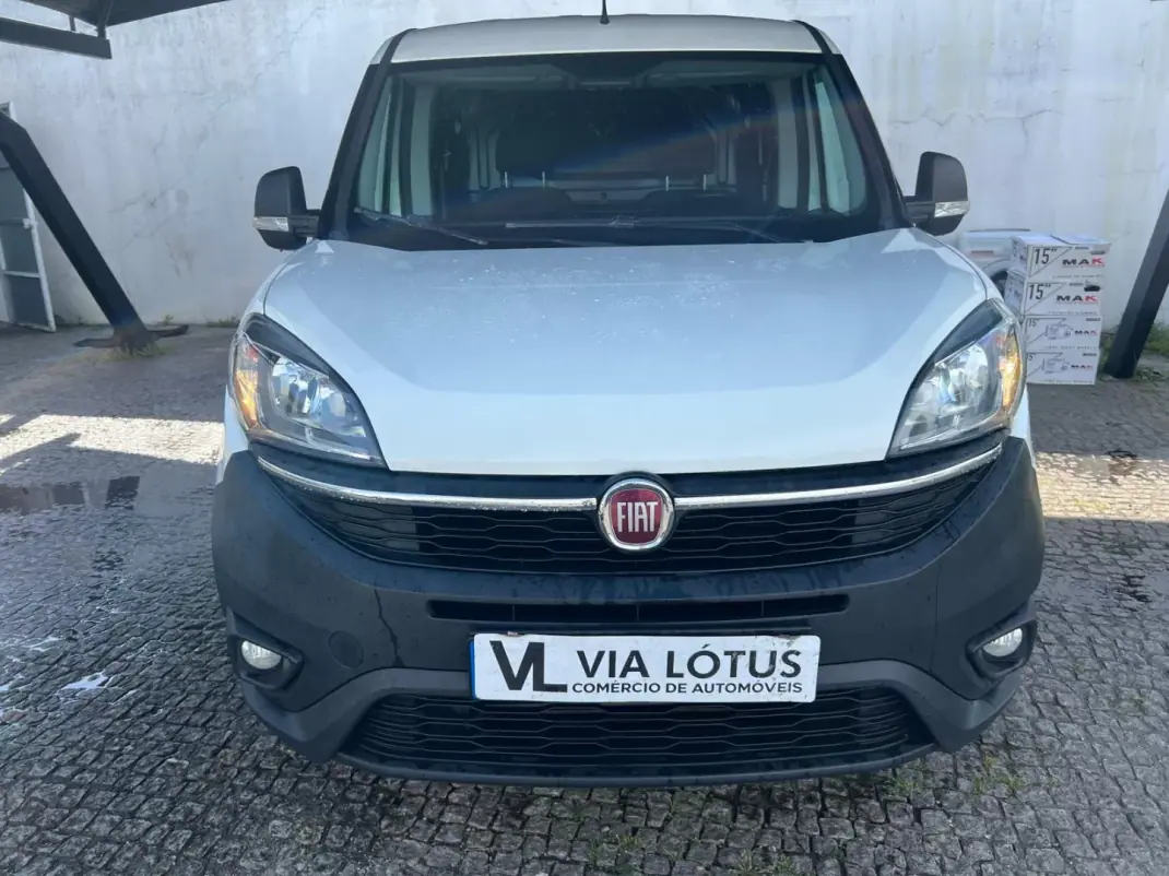 Fiat Doblo 2018 - 9250 EUR, 99150 km - AUTO.MOTO.pt - 99150km - foto 5 de 6