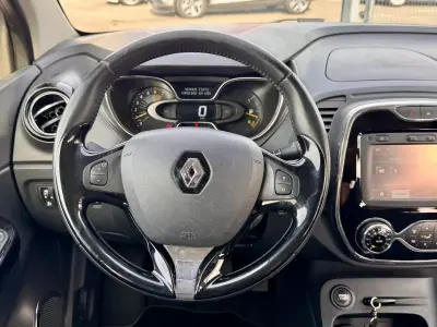 Renault Captur 2015 - 10990 EUR, 137000 km - AUTO.MOTO.pt - 137000km - foto 11 de 19