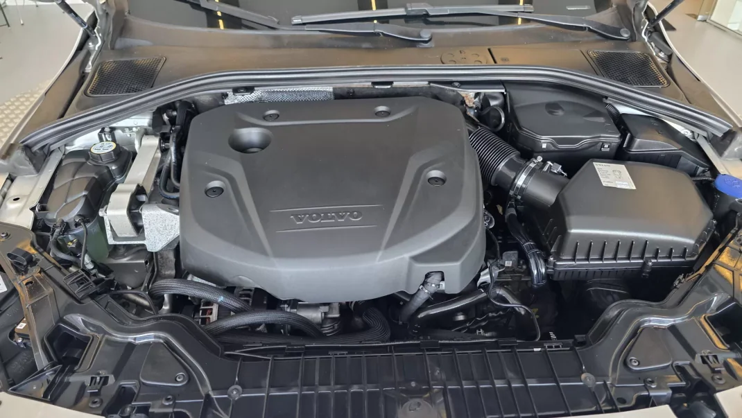 Volvo V60 2015 - 11900 EUR, 314478 km - AUTO.MOTO.pt - 314478km - foto 27 de 60