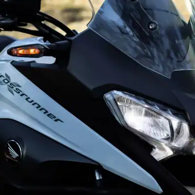 Honda VFR 1200X DCT 2015 - 8750 EUR, 74500 km - AUTO.MOTO.pt - 74500km - foto 8 de 12