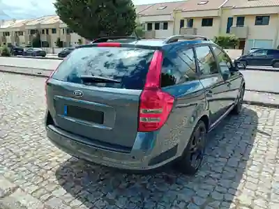 Kia Ceed SW 2009 - 5750 EUR, 130000 km - AUTO.MOTO.pt - 130000km - foto 6 de 12