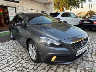 Volvo V40 Cross Country 2013 - 13500 EUR, 164000 km - AUTO.MOTO.pt - 164000km - foto 2 de 38
