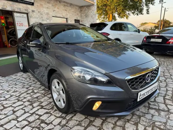 Volvo V40 Cross Country 2013 - 13500 EUR, 164000 km - AUTO.MOTO.pt - 164000km - foto 2 de 38