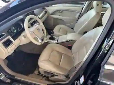 Volvo V60 2013 - 6890 EUR, 240000 km - AUTO.MOTO.pt - 240000km - foto 18 de 19