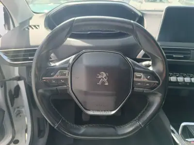 Peugeot 5008 2019 - 14900 EUR, 203649 km - AUTO.MOTO.pt - 203649km - foto 27 de 34