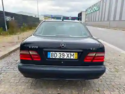 Mercedes-Benz E 270 2000 - 4950 EUR, 448000 km - 448000km - foto 9 de 15