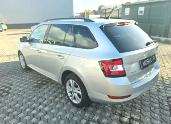 Skoda Fabia Break 2021 - 14200 EUR, 67411 km - AUTO.MOTO.pt - 67411km - foto 19 de 22