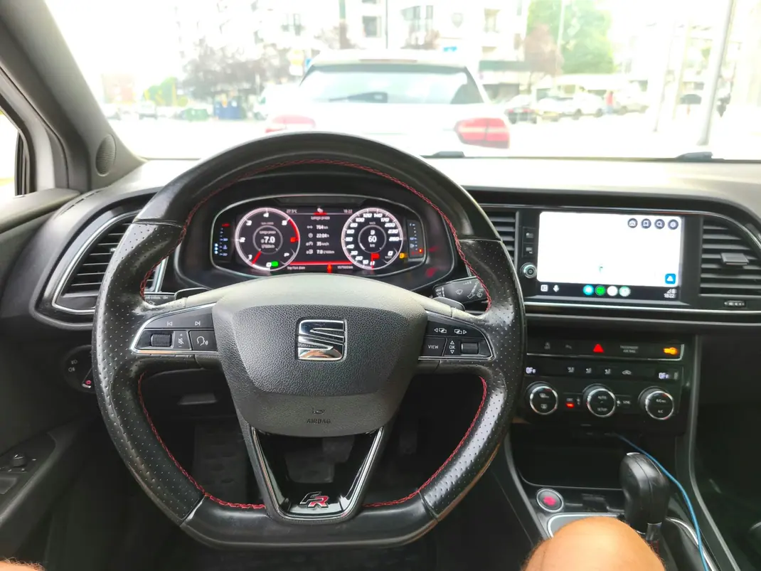 SEAT Leon ST 2019 - 13000 EUR, 158000 km - 158000km - foto 14 de 15