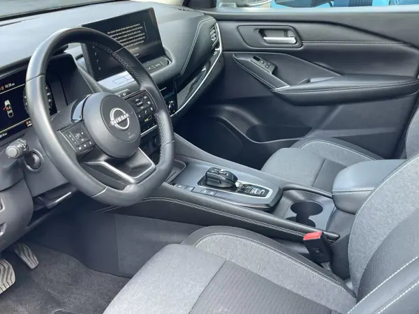 Nissan Qashqai 2023 - 25900 EUR, 99000 km - AUTO.MOTO.pt - 99000km - foto 7 de 12