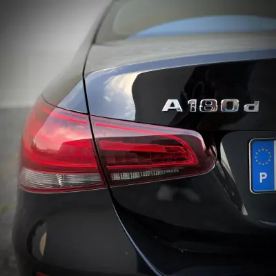 Mercedes-Benz A 180 Limousine 2020 - 21500 EUR, 145000 km - AUTO.MOTO.pt - 145000km - foto 17 de 28
