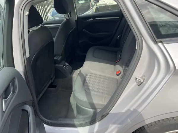 Audi A3 Limousine 2015 - 13900 EUR, 148500 km - AUTO.MOTO.pt - 148500km - foto 10 de 18