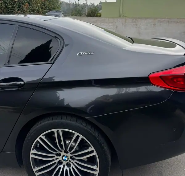BMW 530e 2018 — foto 3 de 11