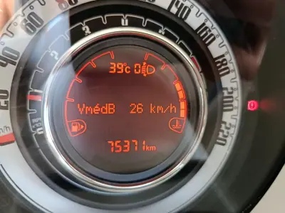 Fiat 500 2018 - 10900 EUR, 75300 km - AUTO.MOTO.pt - 75300km - foto 12 de 26