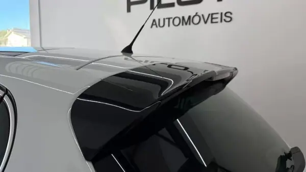 Peugeot 208 2016 - 9990 EUR, 105740 km - AUTO.MOTO.pt - 105740km - foto 11 de 23